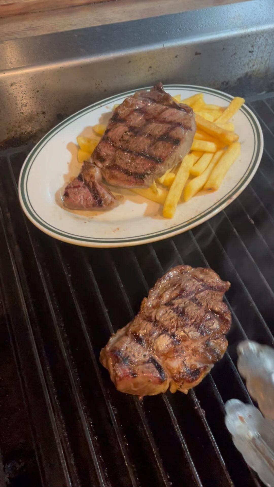 Rib eye steak 🐃
リブアイステーキ🥩
0555-68-9050
#arakurayamasengenpark
#牛タン
#テイクアウト
#河口湖観光
#ステーキ
#kurayard
#河口湖ランチ
#河口湖もみじ回廊
#新倉山浅間公園
#バナナマンのせっかくグルメ
#河口湖紅葉祭り
#河口湖ステラシアター
#lakekawaguchiko
#mtfuji
#yamanashi
#japan
#tokyo
#tripadvisor
#googlemaps
#河口湖
#富士吉田
#河口湖グルメ
#富士山
#富士急ハイランド
#河口湖駅
#lunch
#dinner
#河口湖ディナー
#スーパーホテル富士河口湖天然温泉
#ホテルマイステイズ富士山